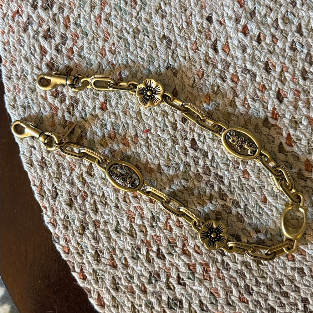 Coach Horse And Carriage Chain Strap - Picture 6 of 7